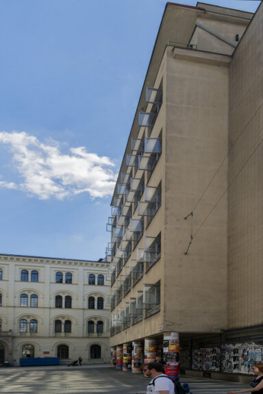 Julia Gryboś, Barbora Zentková, No Disc, dům na Kobližné ulici